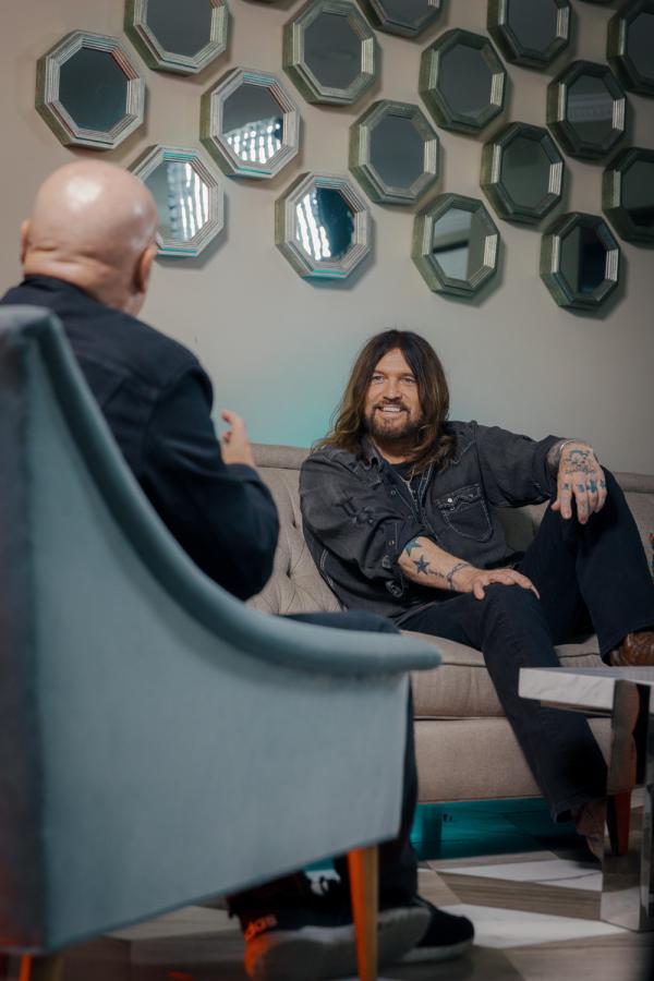 BILLY RAY CYRUS TALKING TO MATT PINFIELD photoMattBlake